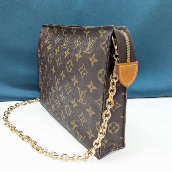 ✨Louis Vuitton✨ Toiletry 26 Brown monogram pouch. Very Good Condition - Picture 10 of 15